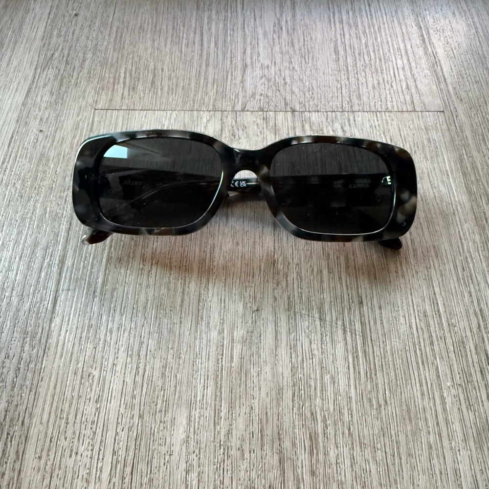 quay australia karma black tortoise sleek rectangle y2k retro sunglasses eyewear